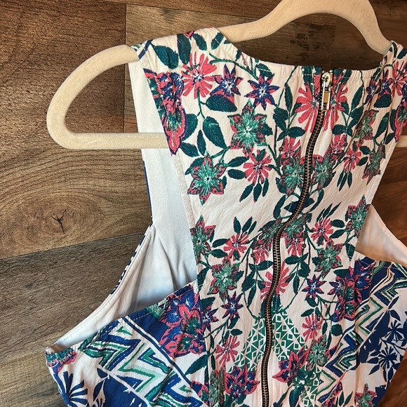 Alya floral dress PTP: 18 inches W: 15 inches L: 35 inches approximately - Picture 13 of 16